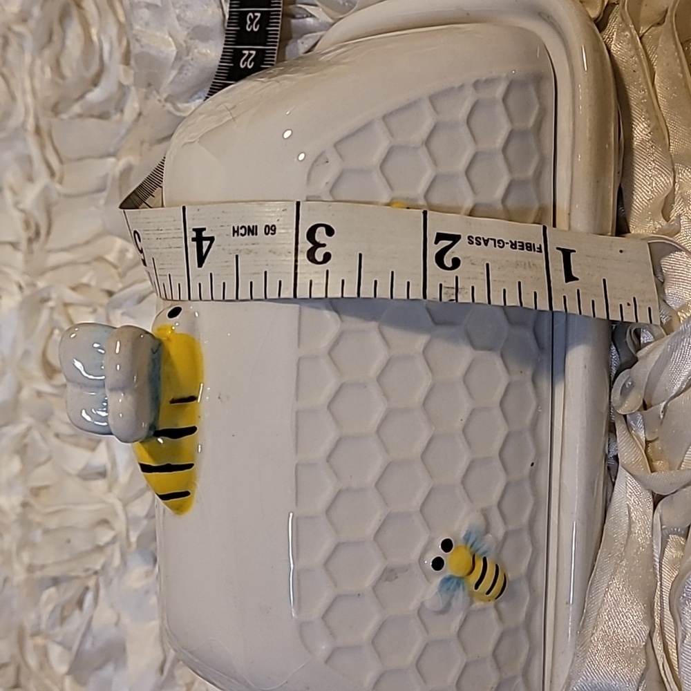 Bee Honeycomb Ceramic Butter Dish With Lid - Farmhouse Decor - Picture 10 of 11